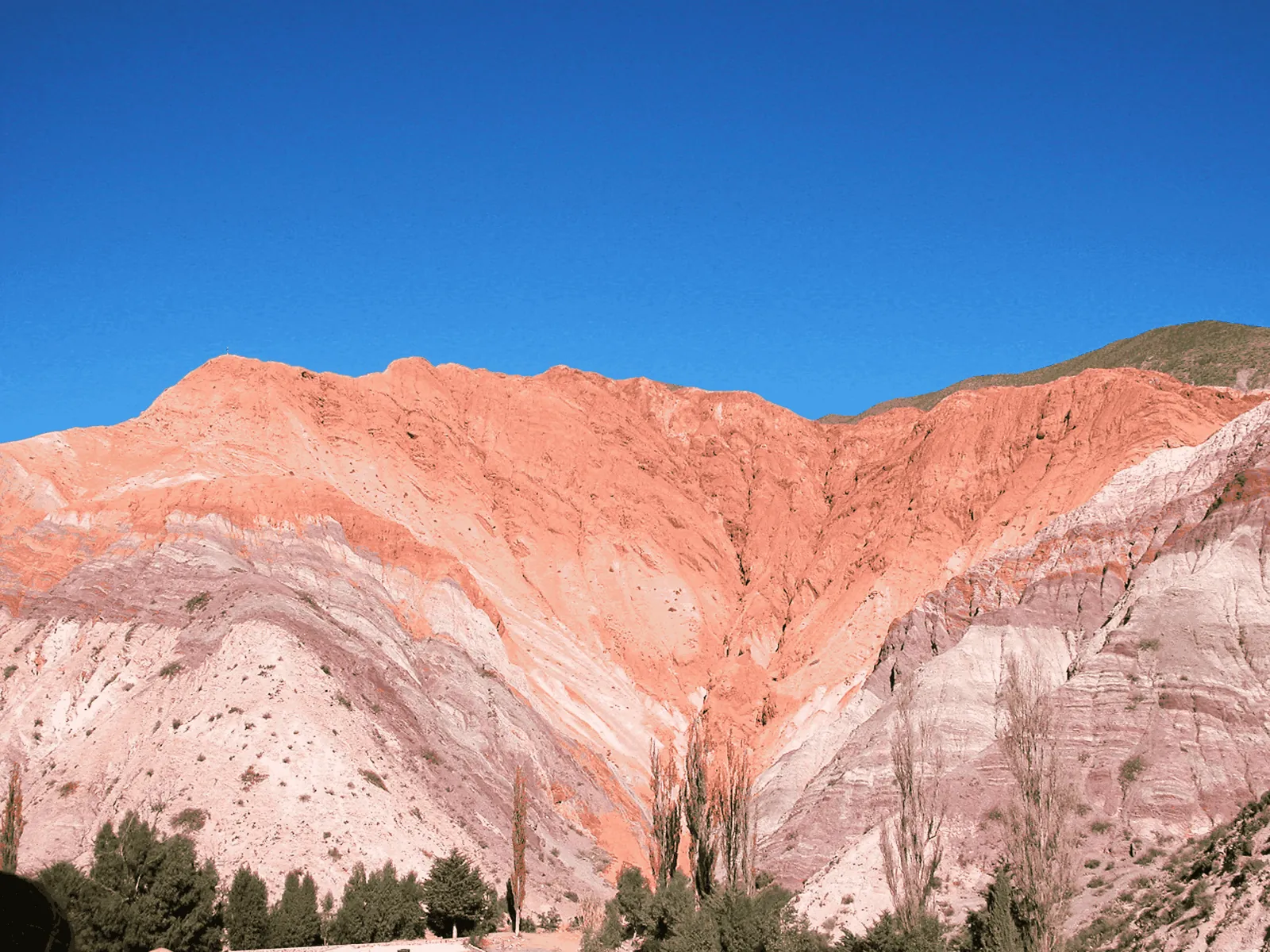 Humahuaca: Los colores fascinantes de  los cerros
