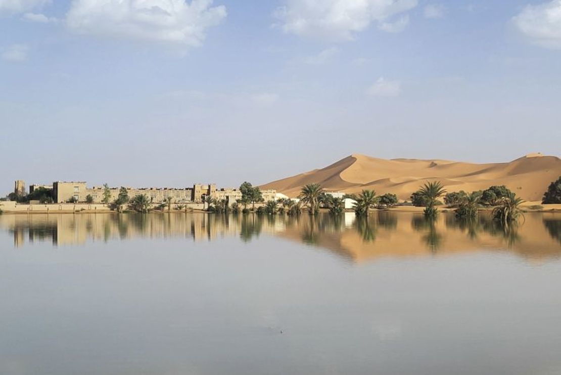 Lagunas en el desierto: El Sahara espejado